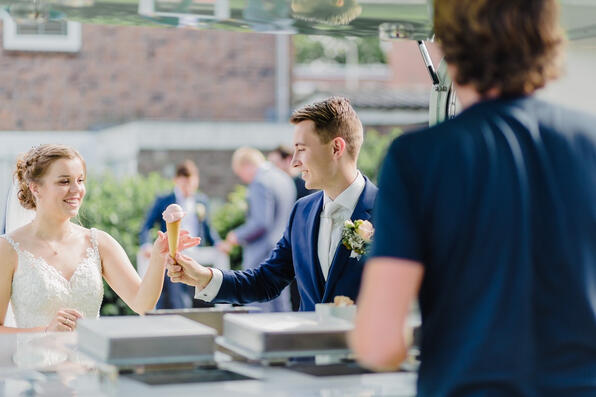 ijskar huren bruidspaar